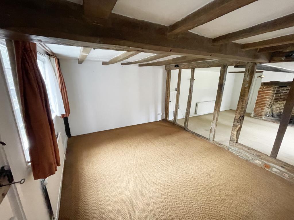 Lot: 97 - DETACHED CHARACTER PROPERTY IN POPULAR COMMUTER VILLAGE - Dining Room